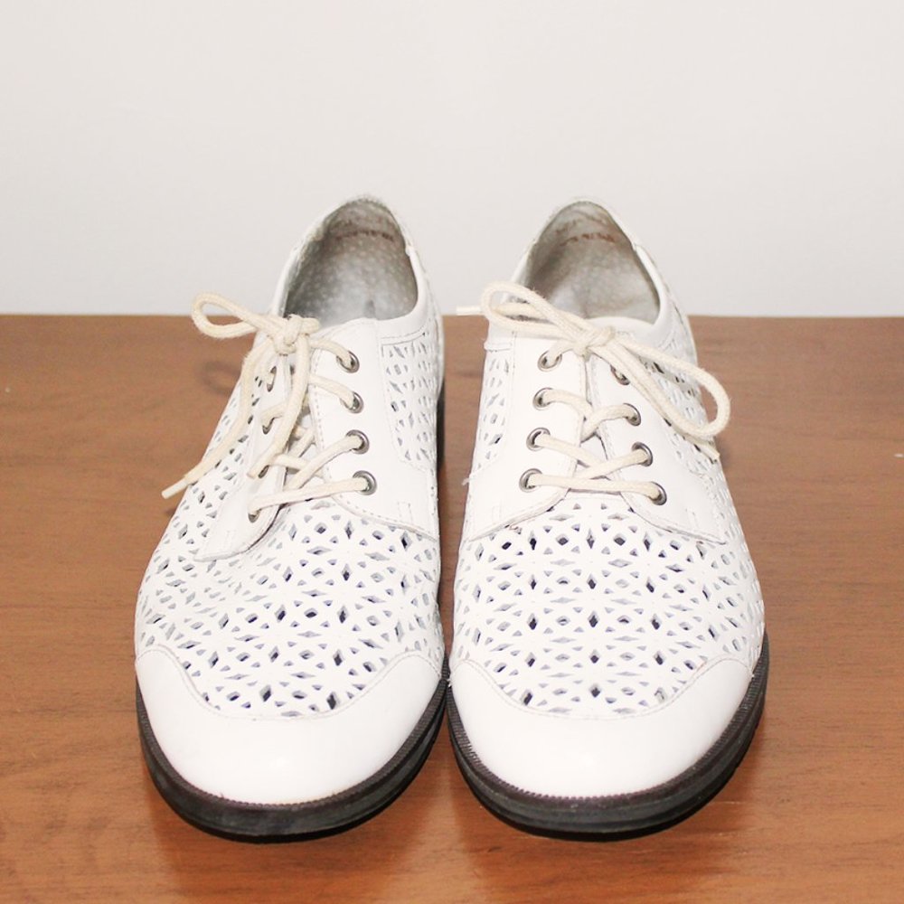 Vintage White Cutout Leather Oxford Shoes Sz 7.5